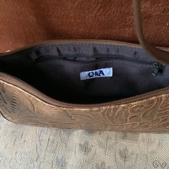 Q&A Shoulder purse NWOT - Picture 5 of 9